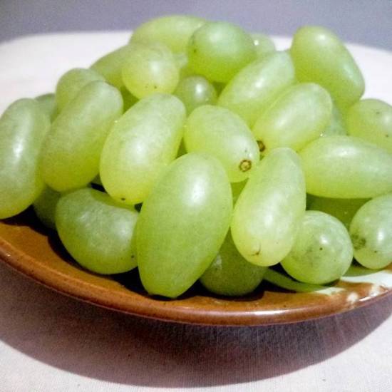 Можно ли хомякам виноград (зеленый и черный) и виноградные косточки