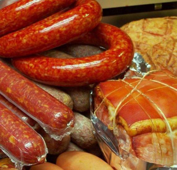 Чем можно кормить хомяка, и что нельзя давать есть хомячку в домашних условиях помимо корма.